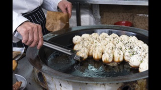 pan-fried dumplings in Shanghai