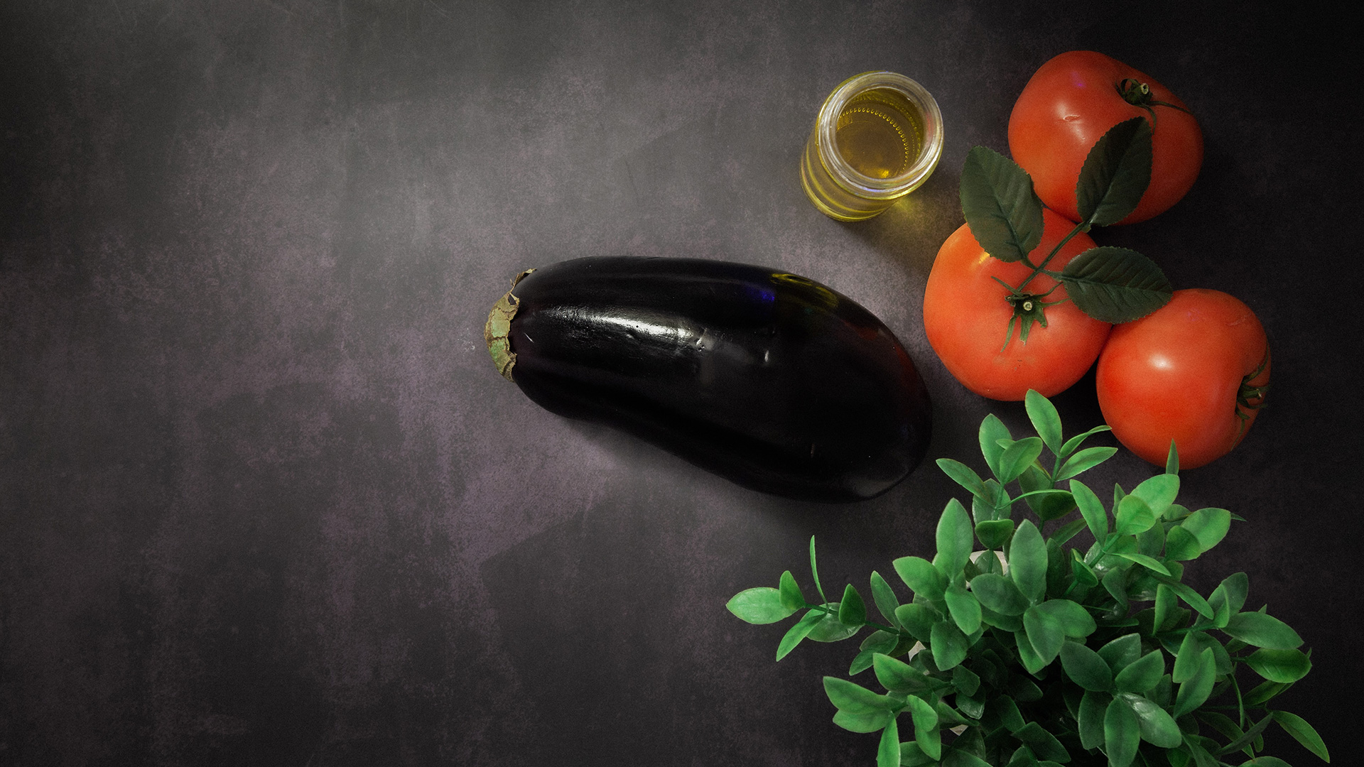 photo of an aubergine (an eggplant)