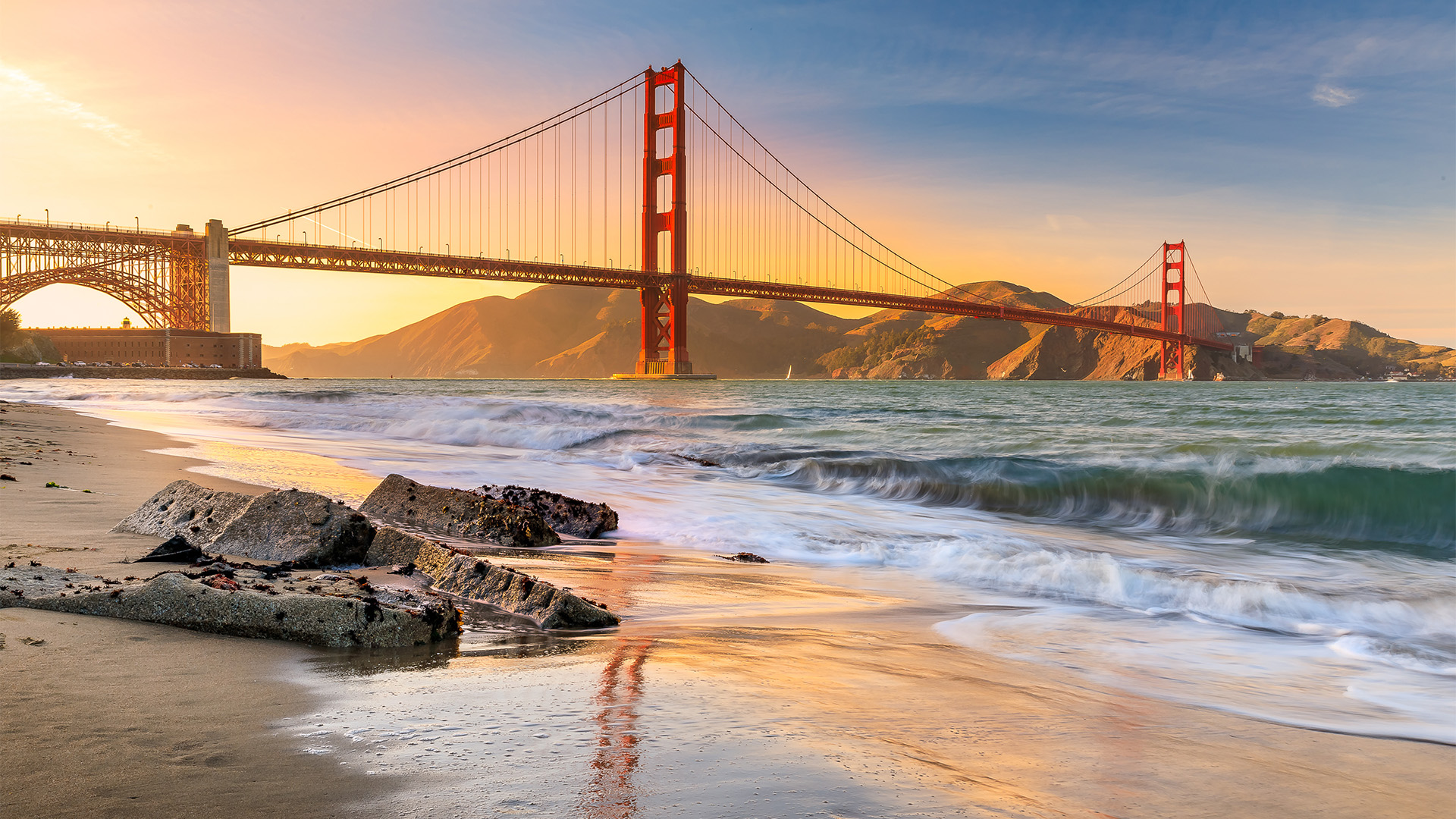 Golden Gate Bridge in sunny San Francisco