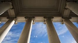 Dispute-litigation-panel-column-generic-court