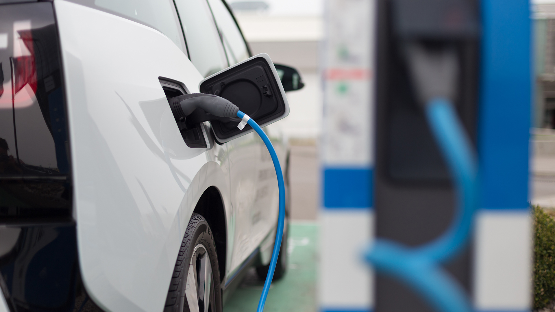 Electric vehicles: Charging up the UK’s energy transition