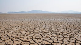 Environmental-law-environment-draught-desert-contaminated-land-Climate-change