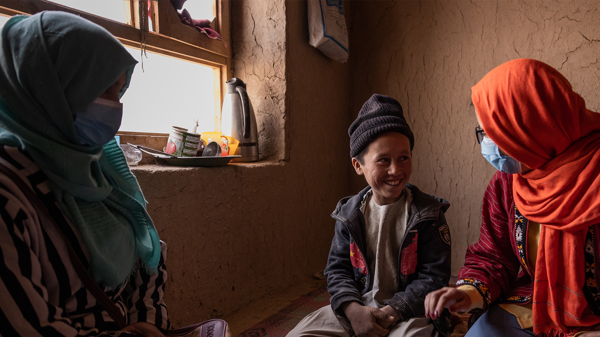 Save the children_child learning in Afganistan