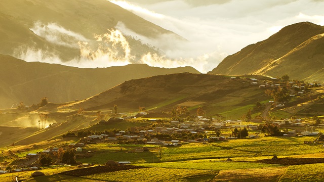 sunset-in-cubilin-village-in-ecuador