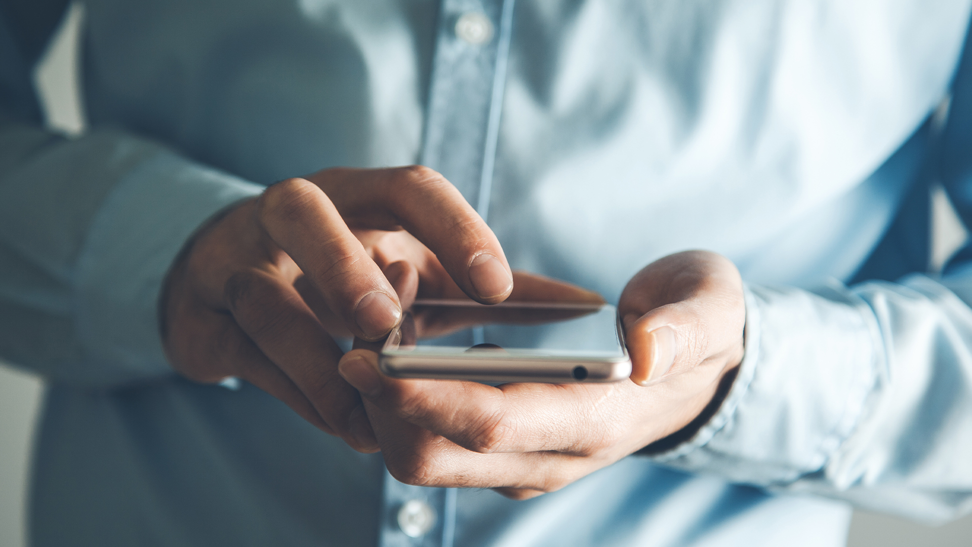 Can employers force their employees to download the COVIDSafe app?