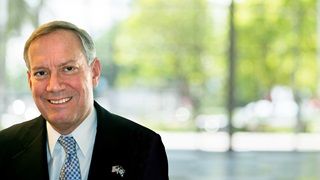 Norton Rose Fulbright Senior Counsel and former New York Governor George Pataki works to provide displaced Ukrainians with shelter and power as the war drags on