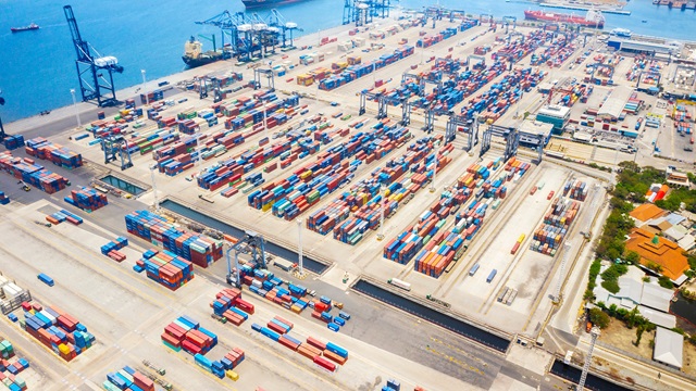 Shipping port terminal