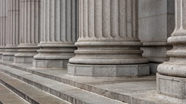 stone-pillars-row-and-stairs-detail