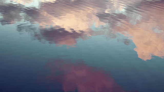 Blue-sky-reflection