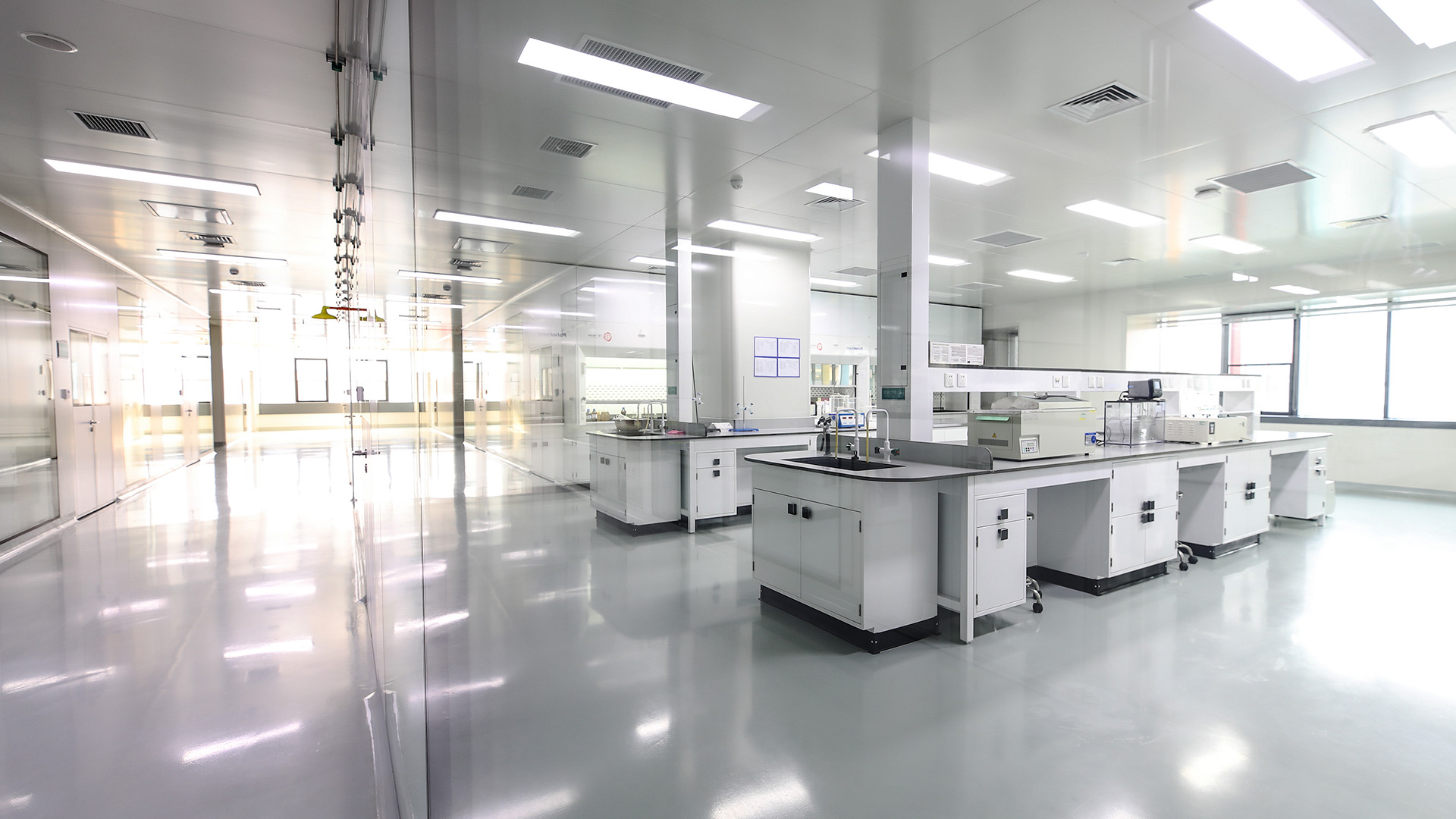 Drug manufacturing laboratory equipment